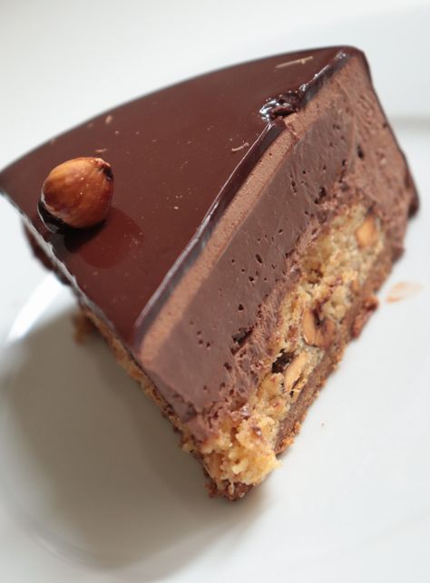 Royal au chocolat (Trianon) - Recette entremet Olivia Pâtisse Entremet Recipe, Royal Au, Chocolate Cake Recipe Easy, Vanilla Cake Recipe, Chocolate Mousse Cake, Fancy Desserts, Specialty Cakes, Savoury Cake, Sweet Chocolate