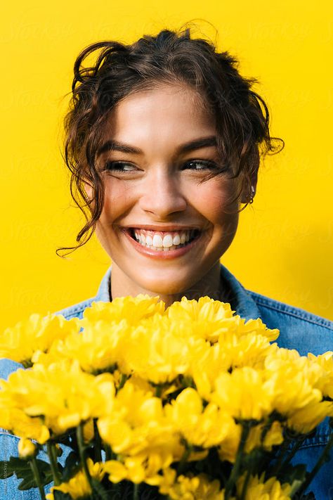 Fun Headshots, Headshots Ideas, 1st Photoshoot, Chrysanthemum Bouquet, Yellow Portrait, Headshot Ideas, Yellow Chrysanthemum, Smiling Woman, Perfect Teeth