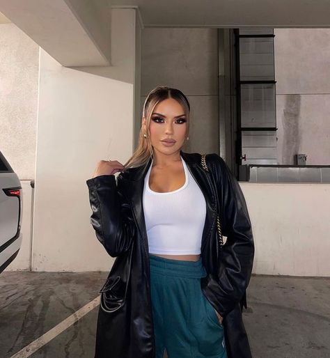 iluvsarahii on Instagram: "Date night look for the movies 🍿🎥✨ This makeup look is on my stories and saved to my “makeup” highlights if you want to see." Highlighter Makeup, Night Looks, Casual Fits, Date Night, Leather Skirt, Makeup Looks, Highlights, Fashion Outfits, Makeup