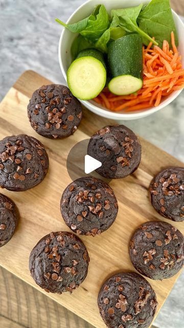 Kamry Vincent | Kentucky Creator on Instagram: "Anyone else having a hard time getting their toddlers/kids to eat veggies? This Chocolate Veggie Muffin recipe is a game changer! Be sure to share it with a mama! 😊

Ingredients 
•2 eggs
•1 banana 
•1 cup grated carrots
•1 cup loosely packed spinach 
•1 cup zucchini
•1/4 cup avocado oil
•1/4 milk •1/3 cup honey  •1 teaspoon vanilla extract
•1 1/4 cup flour
•1 teaspoons baking soda
•1 teaspoons baking powder
•1/3 cup cocoa powder
•¼ teaspoon salt
•¼ cup chocolate chips

Directions 
1)Blend together the veggies & wet ingredients. 
2)In a separate bowl, mix together all of the dry ingredients. 
3)Add in the mixture from the blender and stir together.
4)Spray muffin tin and spoon the muffin mixture into the cups. 
5)Top with chocolate and bake i Chocolate Veggie Muffins For Kids, Veggie Chocolate Muffins, Choc Muffins, Carrot Zucchini Muffins, Homemade Cleaners Recipes, Veggie Muffins, Toddler Recipes, Eat Veggies, Chocolate Zucchini