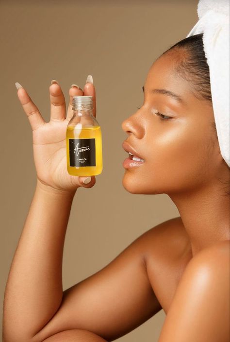 Skin Care Line Photoshoot Ideas, Skin Care Business Photoshoot, Skincare Photoshoot Ideas Black Women, Skin Care Model Photography, Product Photography Hair Products, Skincare Beauty Photography, Hair Care Photoshoot, Beauty Skin Care Photography, Skincare Product Photography With Model