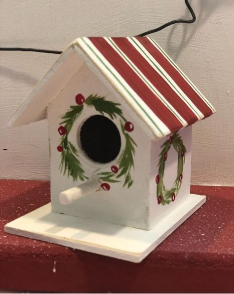 Christmas Birdhouses Ideas, Birdhouses Ideas, Wooden Bird Houses, Bird Houses Painted, Wooden Bird, Christmas Craft, Birdhouse, Christmas Projects, House Painting