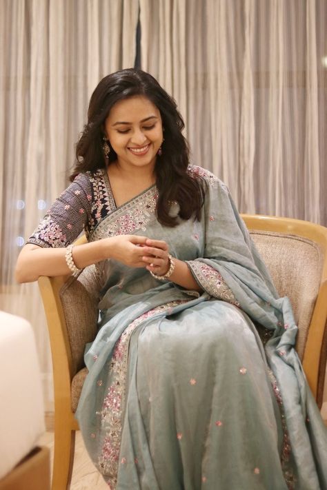 Sri Divya, Beautiful Saree, Beauty Women, Actors & Actresses, Natural Beauty, Saree, Actresses, Actors, Beauty