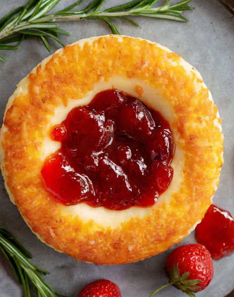 My neighbor brought this to a block party, and it was the talk of the entire block! Pecan Ring Recipe, Cheese Ring With Strawberry Preserves, Cheese Ring, Best Chicken Wing Recipe, Sugar Free Fruits, Low Carb Crackers, Southern Desserts, Strawberry Preserves, Cheese Ball Recipes