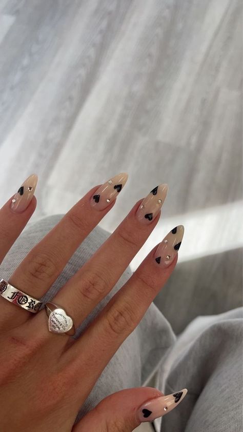 Kutek Disney, Edgy Nails, Smink Inspiration, Makijaż Smokey Eye, Nagel Inspo, Cat Kuku, Neutral Nails, Heart Nails, Classy Nails