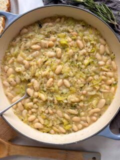 Cheesy Beans, Sausage And Bean Casserole, Easy Bean Recipes, Cheesy Leeks, Bean Soups, Christmas Side Dish Recipes, Bean Dishes, Homemade Baked Beans, Leek Recipes