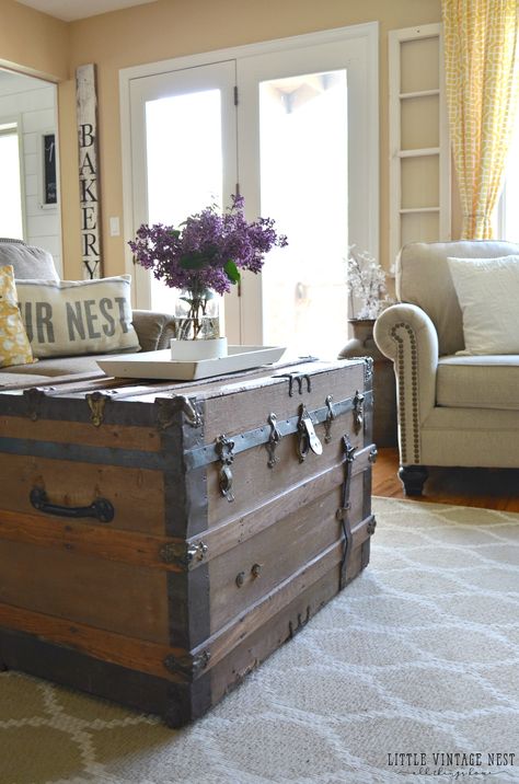 Farmhouse Living Room Vintage Trunk                                                                                                                                                                                 More Steamer Trunk Coffee Table, Cozy Farmhouse Living Room, Trunk Coffee Table, Trunk Ideas, Modern Farmhouse Living Room Decor, Furnitur Ruang Keluarga, Farmhouse Living Room Furniture, Farmhouse Living Room Decor Ideas, Rustic Farmhouse Living Room