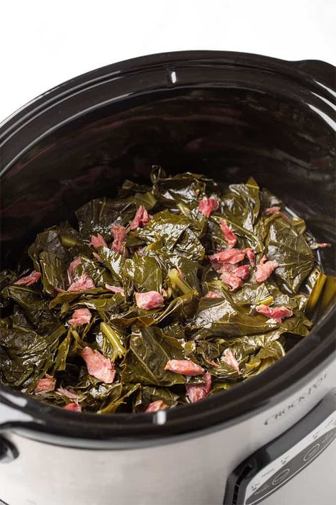 Slow Cooker Collard Greens and Ham Hocks Greens And Ham Hocks, Slow Cooker Collard Greens, Crockpot Collard Greens, Easy Collard Greens Recipe, Greens Recipe Soul Food, Southern Collard Greens, Ham Hocks, Collard Greens Recipe, Turnip Greens