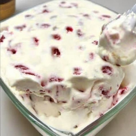 Homemade ice cream with only 3 ingredients - cooking art Chicken Delight Recipe, Easy Ice Cream Recipe Homemade, 4 Ingredient Desserts, Strawberry Bread Recipes, Homemade Ice Cream Recipe, Make Homemade Ice Cream, Homemade Strawberry Ice Cream, Easy Homemade Ice Cream, Strawberry Ice Cream Recipe