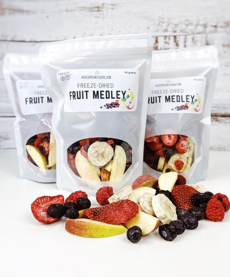 HER COPPER KITCHEN on Instagram: “NEW PRODUCT: FREEZE DRIED FRUIT MEDLEY This is a scrumptious blend of freeze dried strawberries, raspberries, blueberries, apples &…” Fruit Medley, Dried Fruit Mix, Freeze Dried Fruit, Muffin Cake, Freeze Dried Strawberries, Freeze Drying Food, Dried Strawberries, Copper Kitchen, Freeze Dried