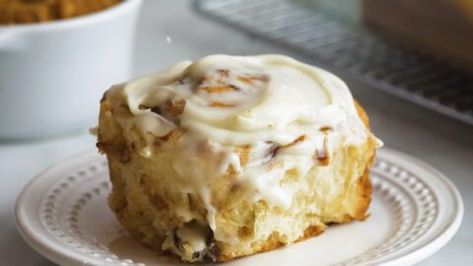 Easy Overnight Cinnamon Rolls Recipe, Cinnamon Rolls Homemade Overnight Rise, Cinnamon Rolls Homemade Overnight, Cinnamon Squares, Cinn Rolls, Overnight Cinnamon Rolls Recipe, Ding Dong Cake Recipe, Almond Coconut Cake, No Yeast Cinnamon Rolls