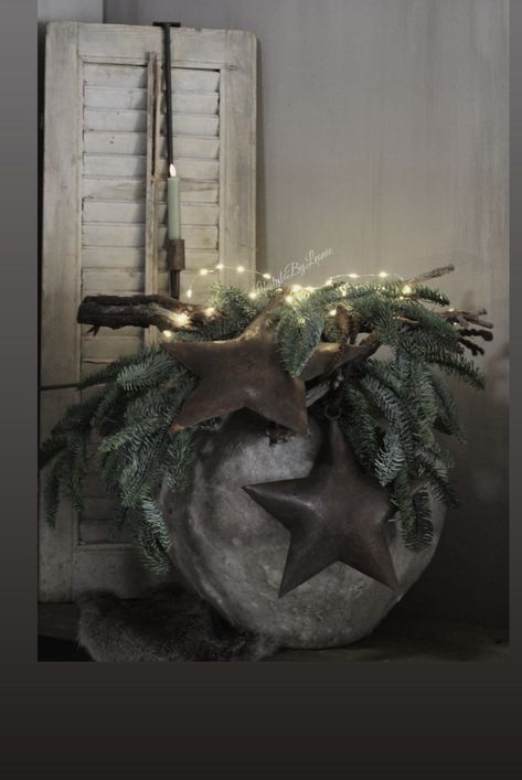 Christmas Themes Decorations, Rustic Living, Deck The Halls, Christmas Inspiration, Rustic Christmas, Christmas Seasons, Christmas Home, Christmas Themes, Advent