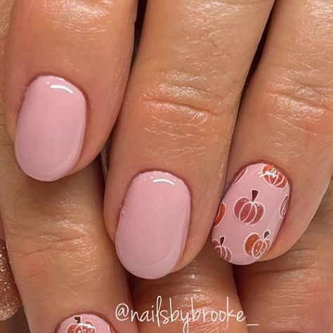 Pink Fall Nails Ideas Autumn, Pink Nails For Fall, Pink Pumpkin Nails, Pink Thanksgiving, Fall Manicure, Pumpkin Nails, Thanksgiving Nails, Pink Pumpkins, Mani Pedi