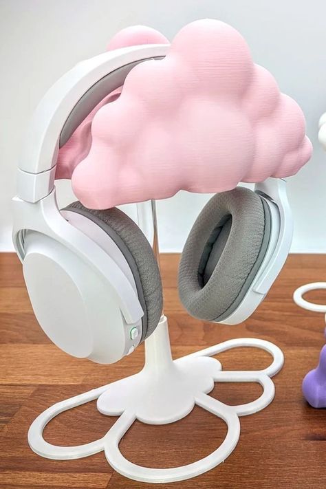 Headphones Aesthetic Girl, Headphone Stand Ideas, Kawaii Gaming Setup, Gamer Girl Aesthetic, Diy Headphone Stand, Headphones Aesthetic, Kawaii Cloud, Gifts For Gamers, Cute Headphones