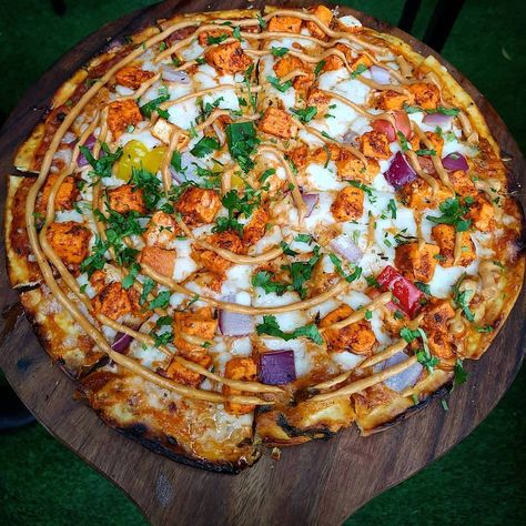 Paneer Tikka Pizza, Paneer Pizza, Paneer Tikka, Vegetarian Pizza, Outdoor Pizza Oven, Food Advertising, Breakfast Pizza, Pizza Lovers, Indian Food