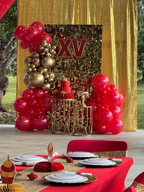 Red Gold White Balloon Garland, Red Party Themes, Sweet 15 Party Ideas Quinceanera, Sweet 15 Party Ideas, Valentines Day Bulletin Board, Birthday Party Decorations For Adults, Hollywood Party Theme, Simple Birthday Party, Happy Birthday Decor