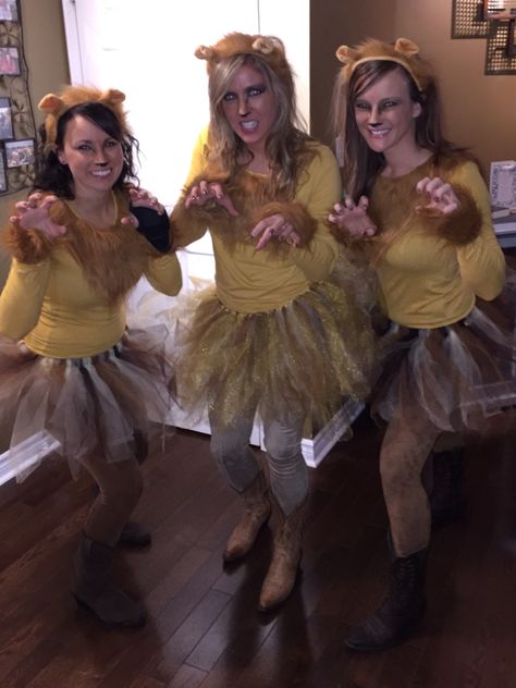 The Wiz Lion Costume, Adult Lion Costume Woman, Diy Cowardly Lion Costume Women, Cowardly Lion Costume Diy Women, Lion Costume Diy Women's, Diy Lion Costume Women, Lion Guard Costume, Diy Lion Costume, Lion Costume Women