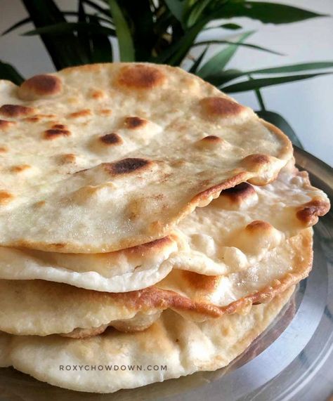 How to make Jamaican Roti Recipe - Step by Step Jamaican Roti Recipe, Jamaican Roti, Jamaican Banana Fritters, Easy Flatbread Recipes, Easy Flatbread, Homemade Flatbread, Banana Fritters, Roti Recipe, Popular Side Dishes