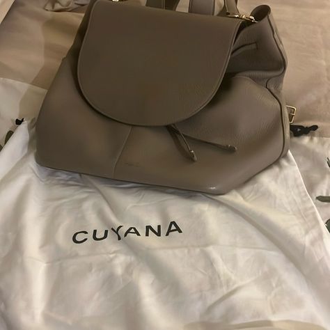 Cuyana lasts a lifetime! Classic and roomy backpack for all your carry on needs Back Strap, Pebbled Leather, Top Handle, Carry On, Backpacks, Handbags, Leather, Fashion Tips, Clothes Design