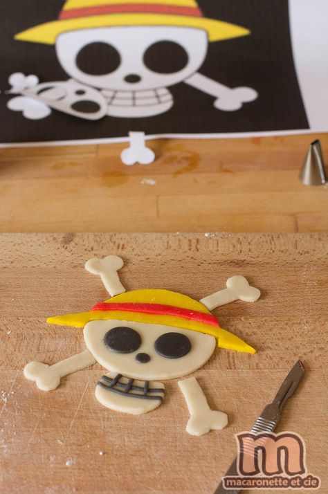 Gâteau One Piece - Macaronette et cie Gateau One Piece, One Piece Cookies, One Piece Birthdays, San Valentine, One Peace, Diy Clay Crafts, Cake Inspiration, One Piece Anime, Amazing Cakes