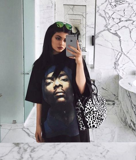 Kylie Jenner T Shirt, King Kylie 2016, Kylie Jenner 2017, Kylie Jenner 2014, 90s Fashion Outfits Hip Hop, Estilo Kylie Jenner, Very Important Person, Kylie Jenner Instagram, Kylie Jenner Look