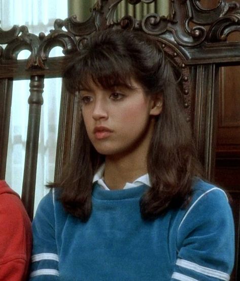 Phoebe Cates, Vintage Hairstyles Tutorial, Holly Marie Combs, Irish Women, Nostalgia Aesthetic, 90s Inspired Outfits, 80s Music, Hair Reference, Private School