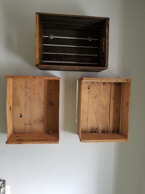 Crates On Wall, Wood Crate Shelves, Wooden Crate Shelves, Crate Shelves Diy, Diy Wooden Crate, Rustic Bookshelf, Crate Bookshelf, Floating Bookshelf, Floating Bookshelves