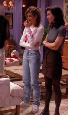 Rachel Monica And Phoebe, Friends Outfits 90s, Monica And Phoebe, Estilo Rachel Green, Rachel Green Style, Rachel Green Outfits, 90’s Outfits, Friends Outfits, 90s Inspired Outfits