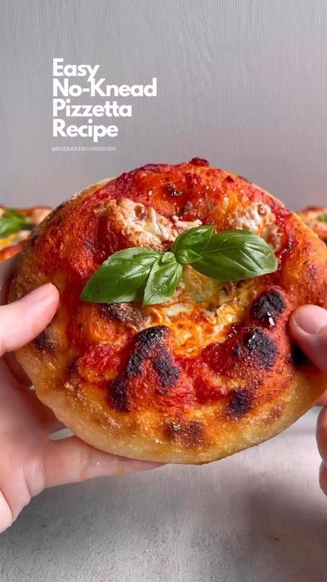 Pizzetta Recipe, Damn Delicious Recipes, Pizza Focaccia, Baked Breakfast Recipes, Best Pizza Dough, Protein Packed Meals, Pizza Recipes Easy, Pizza Flavors, Delicious Donuts