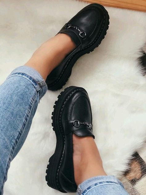 Best Casual Shoes, Work Shoes Women, Fashion Shoes Sandals, Shoes Heels Classy, Loafer Shoes Women, Best Shoes For Men, Mens Shoes Casual Sneakers, Girly Shoes, Black Leather Shoes