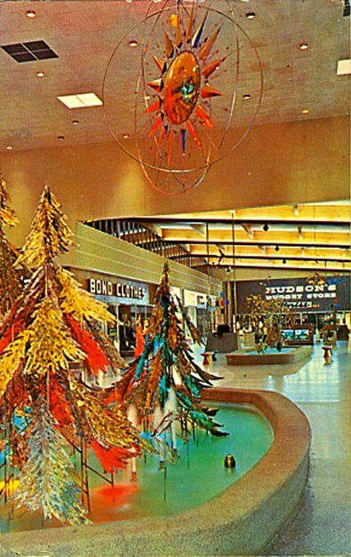 Pontiac Mall interior...sooo cool! Mall Interior, Pontiac Michigan, Dead Malls, Vintage Mall, Shopping Malls, Pure Michigan, Retail Therapy, Shopping Center, Hall Of Fame