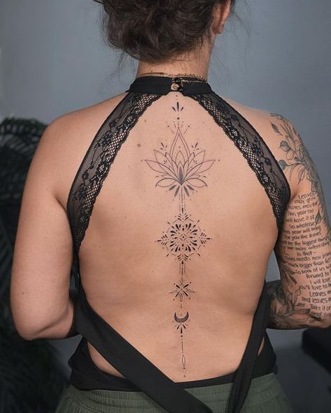 Ornamental Spine Tattoo, Women's Back Tattoos, Avatar Tattoo, Ethereal Nature, Spine Tattoo Ideas, Monkey Tattoos, Vine Tattoos, Ornamental Tattoo, Spine Tattoo