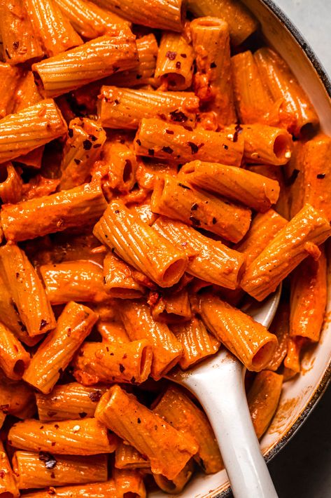 Angry Pasta Recipe, Interesting Pasta Recipes, Spicy Rigatoni Pasta, Creamy Red Pepper Pasta, Spicy Vodka Pasta Recipe, Red Wine Pasta Sauce, Wine Pasta Sauce, Spicy Vodka Pasta, Spicy Pasta Recipes