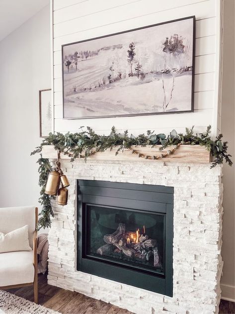 Fireplace With Shiplap Wall, Fireplace Decorations With Tv, Brick Fireplace With Shiplap, Christmas Fireplace Decorations With Tv, Cozy Living Room Fireplace, Living Room Fireplace Decor, Fireplace With Shiplap, Mantel Decor Christmas, White Brick Fireplace