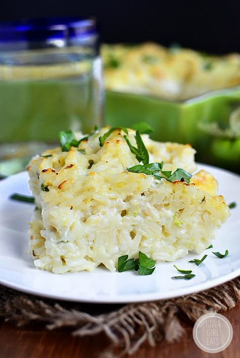 Gluten-free Salsa Verde Chicken and Rice Casserole is totally cravable. Creamy, cheesy comfort food with a Mexican twist. | iowagirleats.com #glutenfree Verde Rice, Salsa Verde Chicken And Rice, Verde Chicken, Chicken And Rice Casserole, Salsa Verde Chicken, Iowa Girl Eats, Dinner Entrees, Chicken Main Dishes, Chicken And Rice