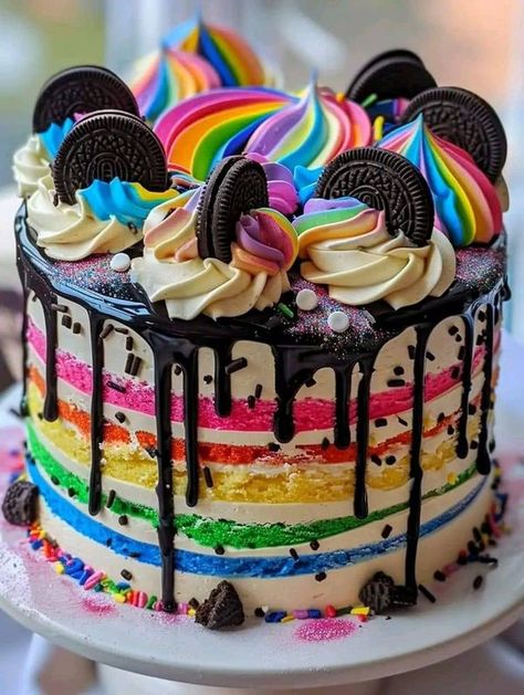 Home Recipes Cake Batter Recipes, Realistic Cakes, Colorful Desserts, Crushed Oreos, Pretty Dessert, Sugary Food, Drip Cake, Crazy Cakes, Oreo Cheesecake