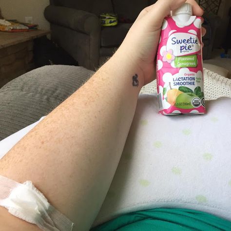 My breastfeeding lifesaver to get me through nursing my baby during recovery from an emergency appendectomy Appendectomy Recovery, Recovery Smoothie, Lactation Smoothie, Pump And Dump, Recovery Food, Plus Size Fitness, Plus Size Workout, Fitness Blog, Mom Help