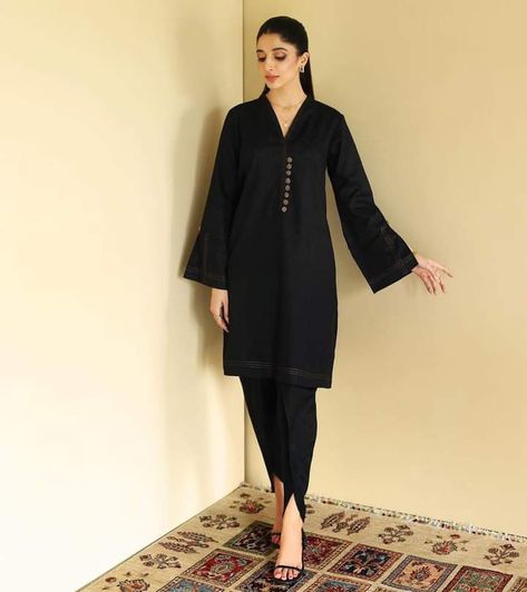 Simple Pakistani Dresses Shalwar Kameez Beautiful, Simple Black Shalwar Kameez, Black Kameez Design, Tulip Shalwar Kameez, Black Shalwar Kameez For Women, Tulip Shalwar Design, Simple Shalwar Kameez, Black Shalwar Kameez, Black Kameez