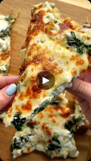 Cheesey Recipes, Spinach Artichoke Pizza, Artichoke Pizza, Spinach Pizza, Pizza Ingredients, Pizza Recipes Homemade, Low Carb Pizza, Chopped Spinach, High Protein Low Carb