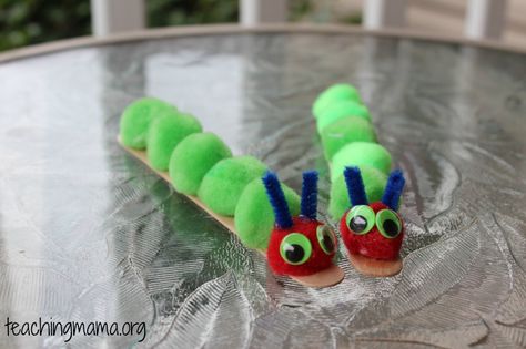 Caterpillar Craft Insects For Kids, Hungry Caterpillar Craft, Hungry Caterpillar Activities, Bugs Preschool, Caterpillar Craft, Insect Crafts, Insects Theme, The Very Hungry Caterpillar, Butterfly Crafts