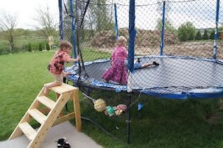 DIY trampoline stairs Trampoline Stairs, Diy Trampoline, Trampoline Steps, Trampoline Ideas, Trampoline Games, Backyard Toys, Best Trampoline, Backyard Trampoline, Outside Projects