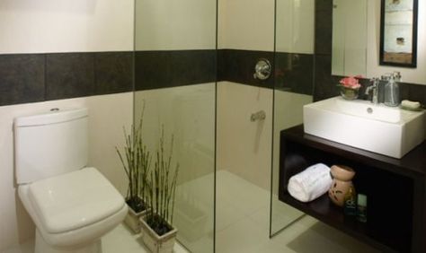 SMall bathroom Small Comfort Room Ideas Philippines, Small Comfort Room Ideas, Comfort Room Ideas, Room Ideas Philippines, Tiled Toilet, Small Condo Interior Design, Pretty Bath, House Investment, Condominium Interior