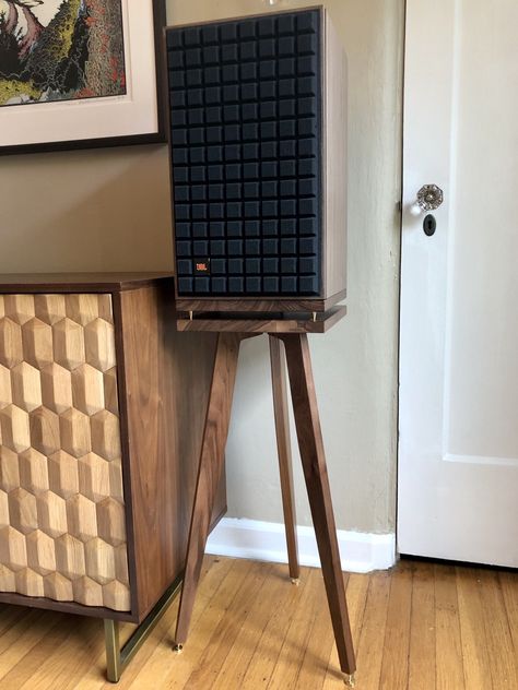 Mid Century Modern Speaker Stands, Speakers Shelf, Wooden Speaker Stands, Speakers Stands, Vinyl Room Decor, Speaker Stands Diy, Speaker Shelves, Hifi Room, Modern Speakers