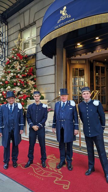 The Ritz London, Luxurious City, Carlton Hotel, Hotel Uniform, Visit Places, Hotel Staff, London Clubs, Beautiful Dining Rooms, London Places