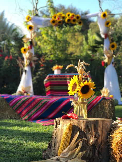 Matrimonio andino Peruvian Inspired Wedding, Peru Wedding, Ideas Matrimonio, Llama Birthday, Boda Mexicana, Mexican Party, Diy Backdrop, Sunflower Wedding, Church Wedding