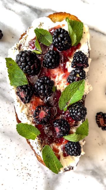 Burrata Recipes, Toast With Jam, Burrata Toast, Bread Olive Oil, Burrata Recipe, Jam Toast, Summer Eats, Toast Toppings, Berry Jam