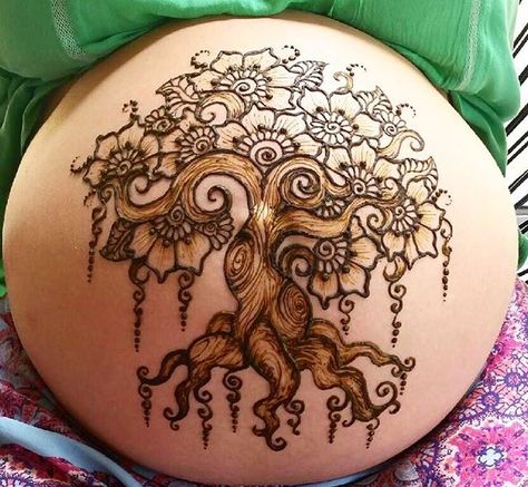 By Divine Henna artist Calen Brae. Pregnant Belly Cast, Belly Henna, Pregnant Belly Painting, Henna Paint, Belly Art, Sunshine Coast Australia, Belly Tattoo, Simple Henna Tattoo, Henna Paste