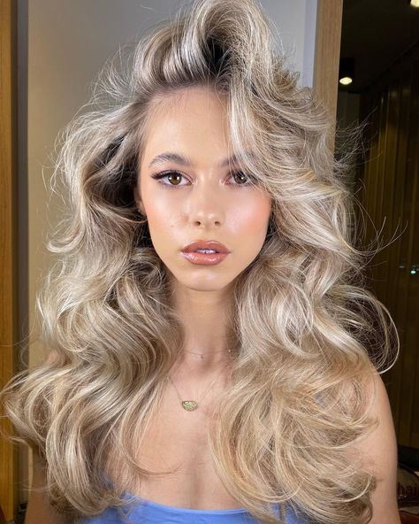 How to Add Volume to Hair and Other Flat Hair Solutions for 2021 Hair Volume Haircuts, Messy Volume Hair, How To Add Volume To Hair Roots, How To Give Volume To Flat Hair, Brushing Volume, Volume Wedding Hair, How To Add Volume To Hair, Add Volume To Flat Hair, Volume Blowout