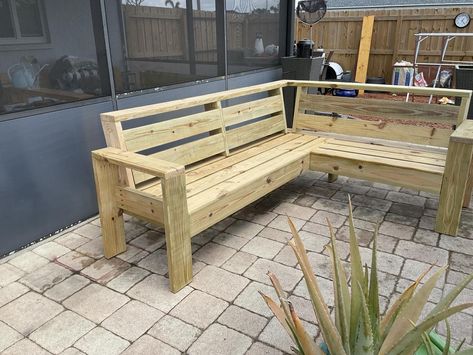 Diy Outdoor Sectional, White Patio Furniture, Deck Bench, Front Porch Furniture, Education City, City Decor, Porch Furniture, Patio Sectional, Diy Patio