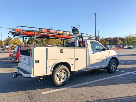 Anatomy of the Perfect General Contractor Truck | Pretty Handy Girl - After 18 months with an old F150, I learned what I really needed in a contractor truck. This is the must have list of options and accessories for the perfect general contractor truck! Contractor Truck, White Truck, Accessories To Make, Truck Ideas, Tonneau Cover, General Contractor, New Trucks, Truck Accessories, Gas Tanks